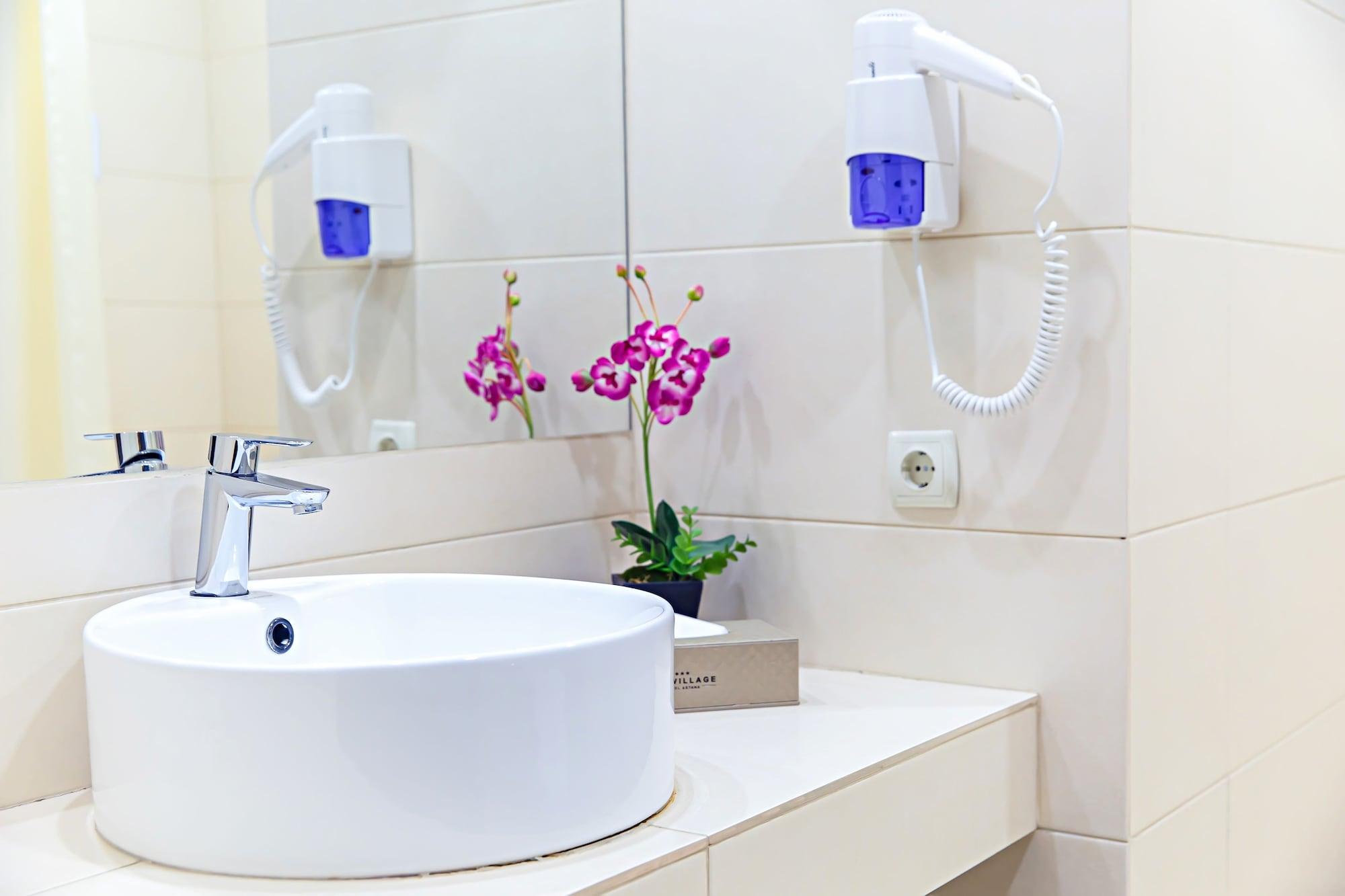 Red Village Hotel Astana Luaran gambar