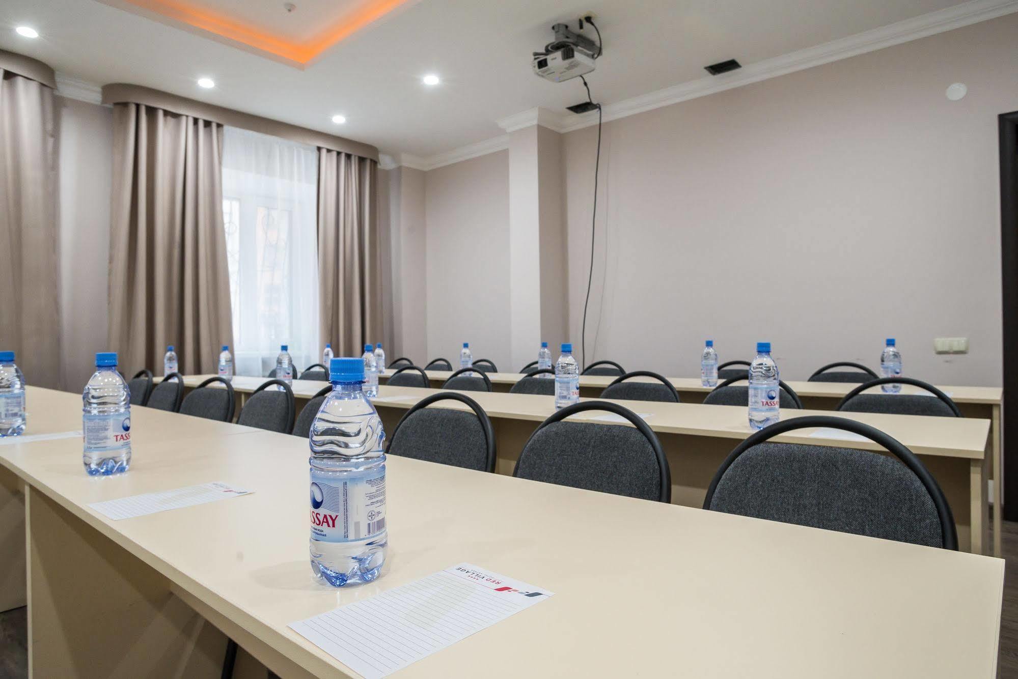 Red Village Hotel Astana Luaran gambar