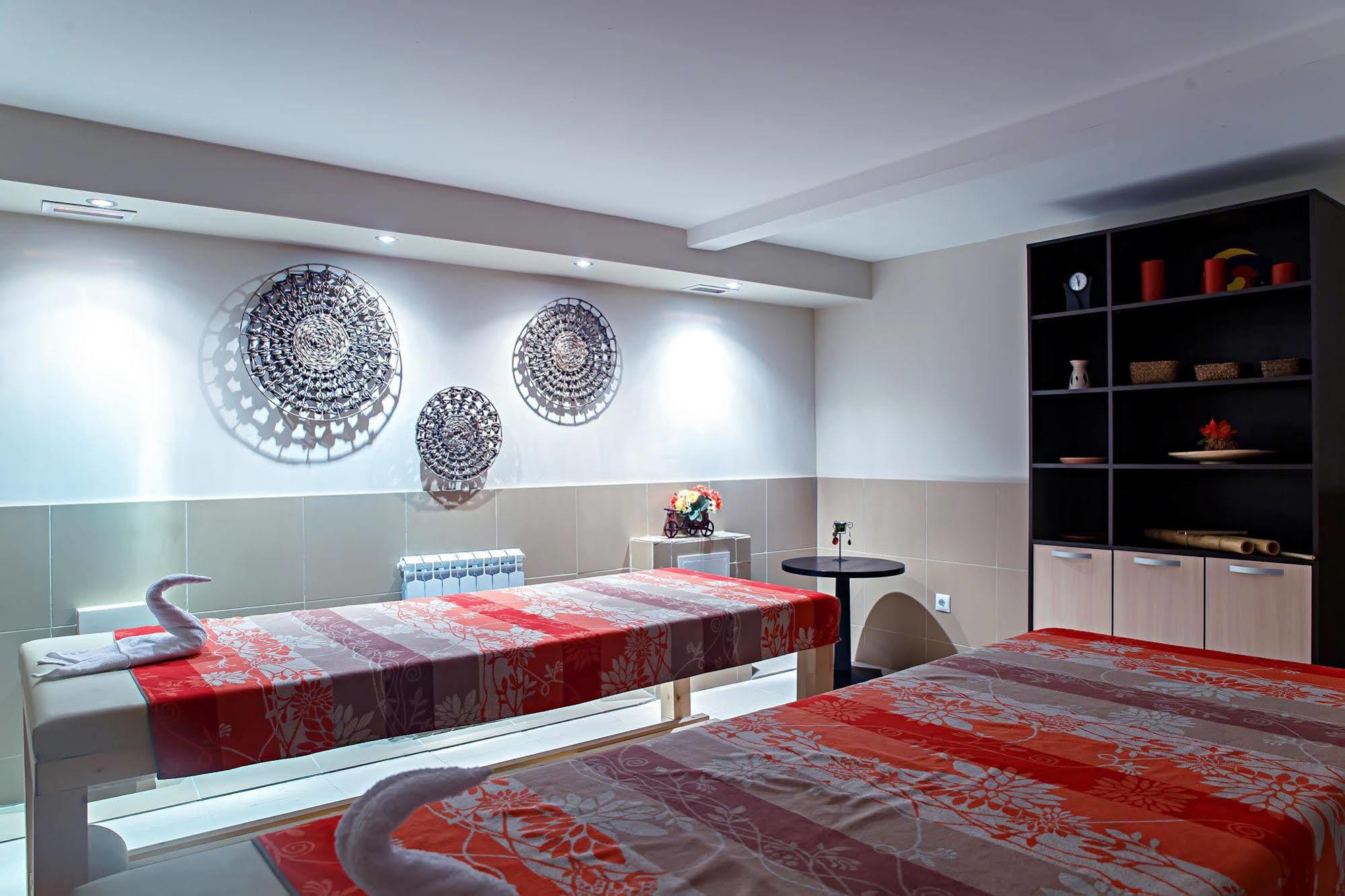 Red Village Hotel Astana Luaran gambar
